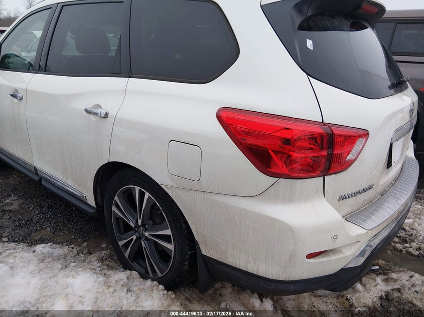 2018 Nissan Pathfinder Platinum