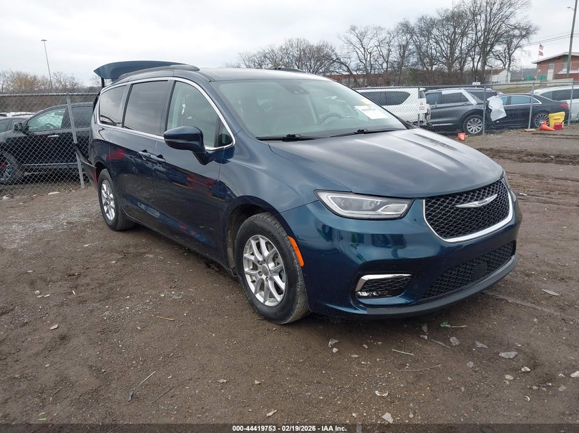 2022 Chrysler Pacifica Touring L