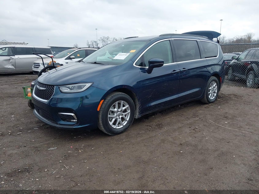 2022 Chrysler Pacifica Touring L