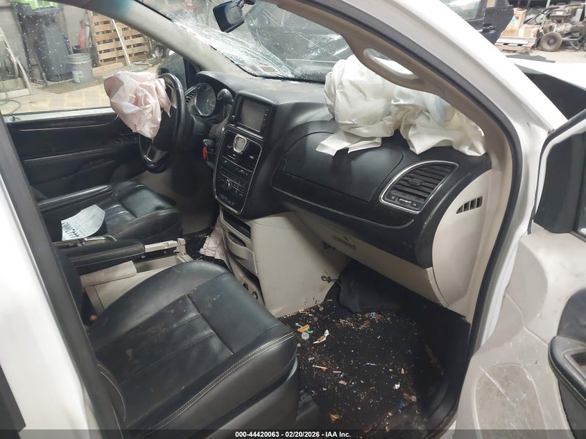 2014 Chrysler Town & Country Touring