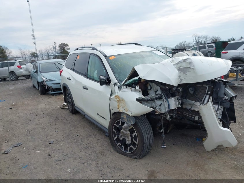 2019 Nissan Pathfinder Sv