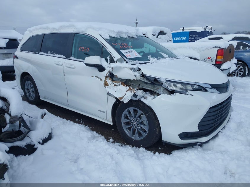 2021 Toyota Sienna Le