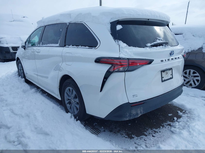 2021 Toyota Sienna Le