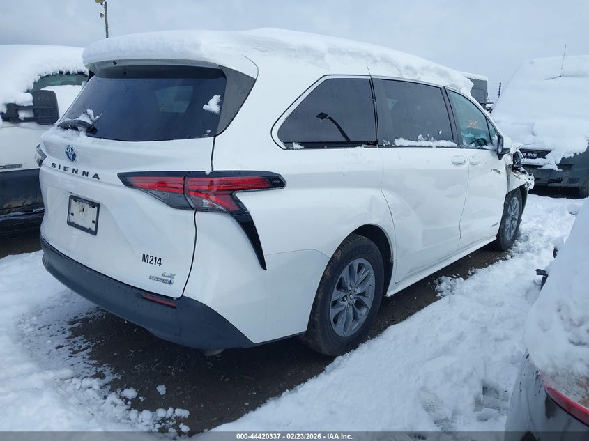 2021 Toyota Sienna Le
