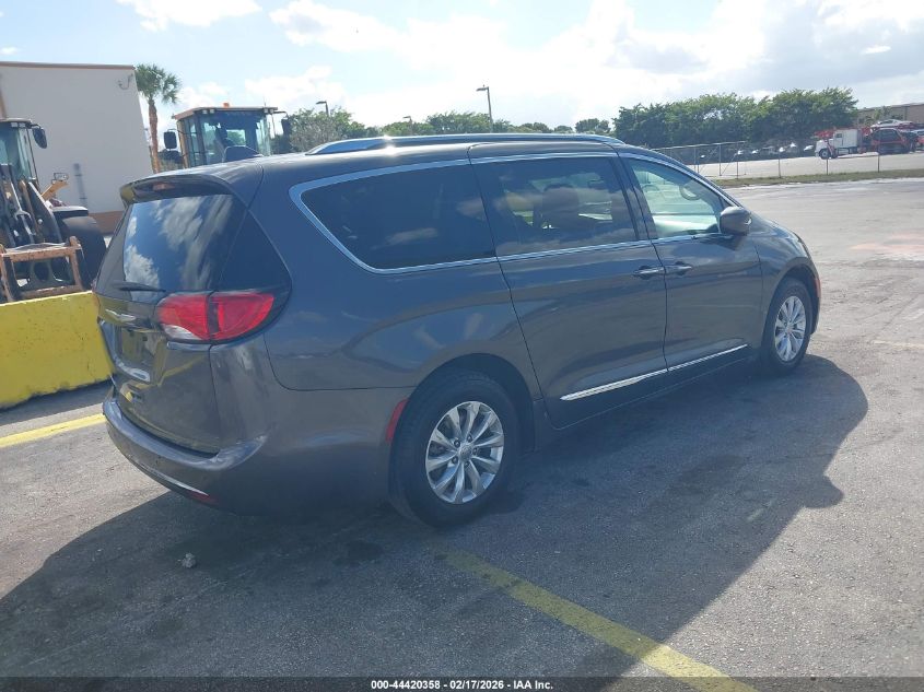 2020 Chrysler Pacifica Touring L