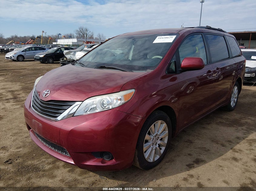 2014 Toyota Sienna Le 7 Passenger