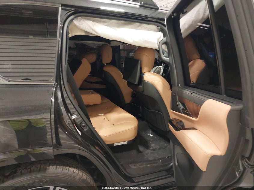 2024 LEXUS LX 600 3.4L V-6 DI, DOHC, V(VIN: JTJGB7CXXR4063846