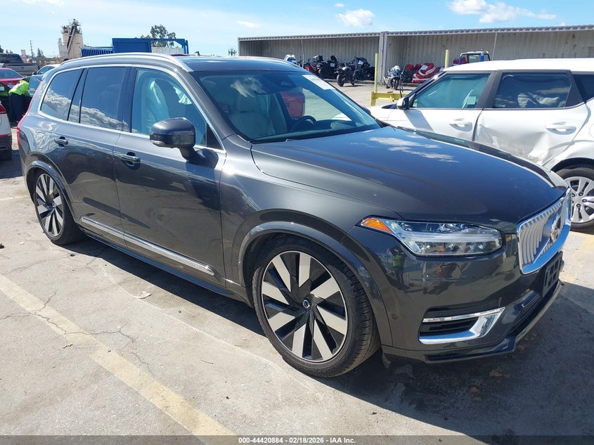 2024 VOLVO XC90 RECHARGE PLUG-IN HYBRID T8 ULTIMATE BRIGHT THEME 7-SEATER