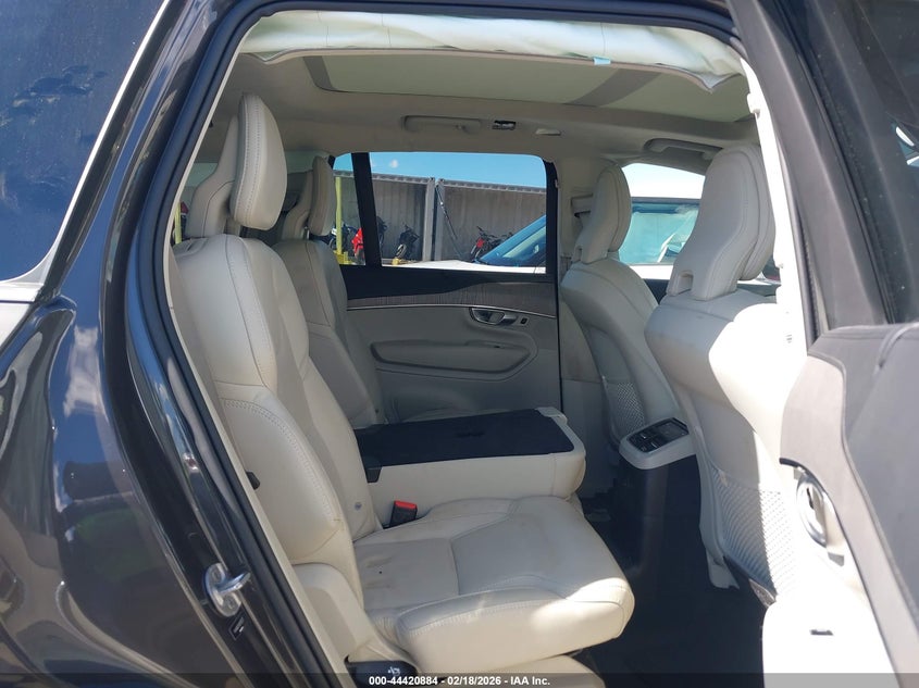 2024 VOLVO XC90 RECHARGE PLUG-IN HYBRID auction photo 8