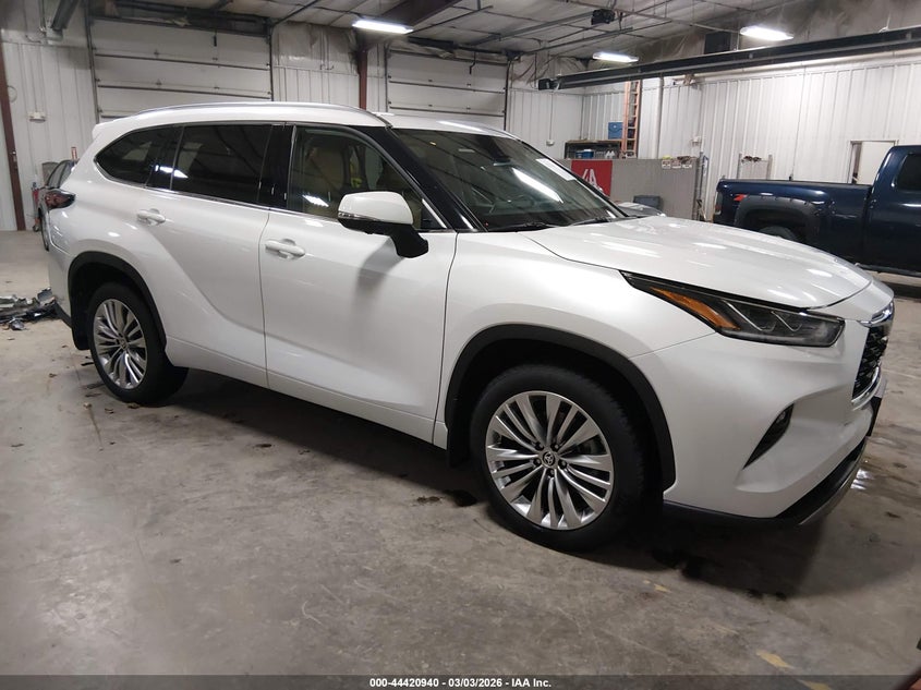 2024 TOYOTA HIGHLANDER PLATINUM