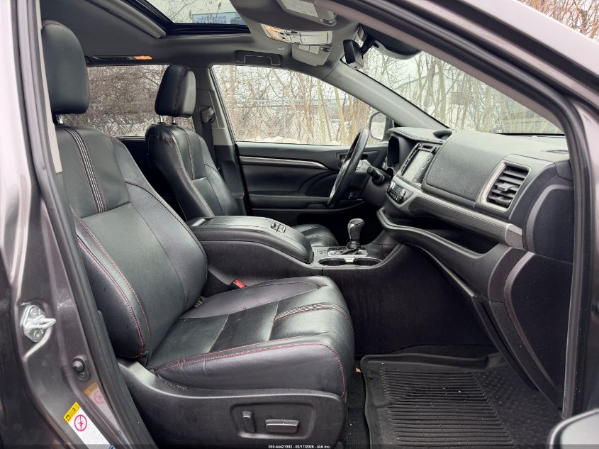 2019 Toyota Highlander Se