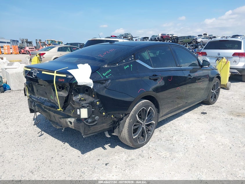 2023 Nissan Altima Sr Fwd