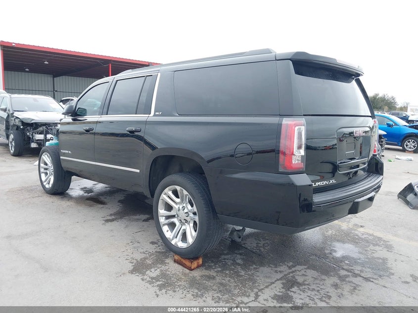 2020 GMC YUKON XL auction photo 3