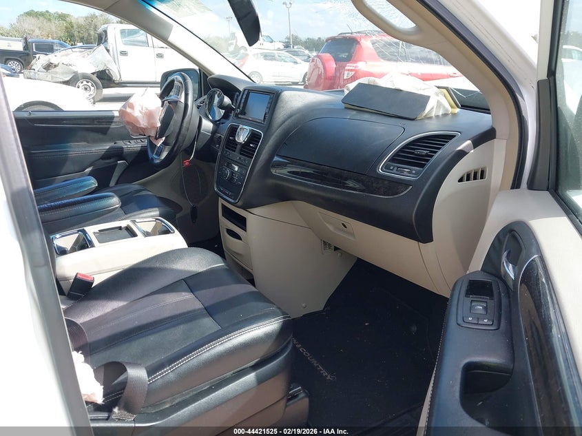 2015 Chrysler Town & Country Touring