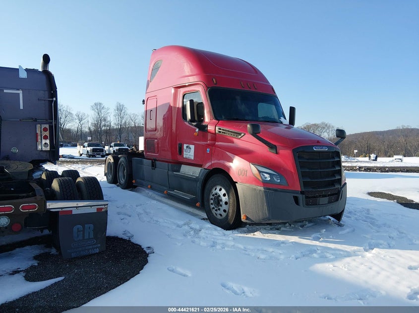 2020 FREIGHTLINER NEW CASCADIA 126 auction photo 1