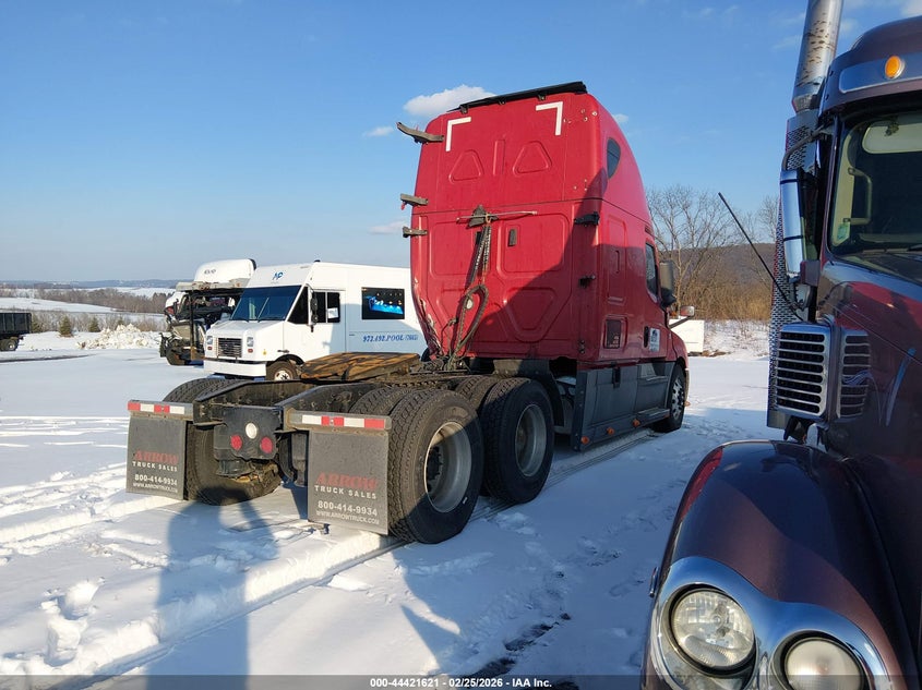 2020 FREIGHTLINER NEW CASCADIA 126 auction photo 4