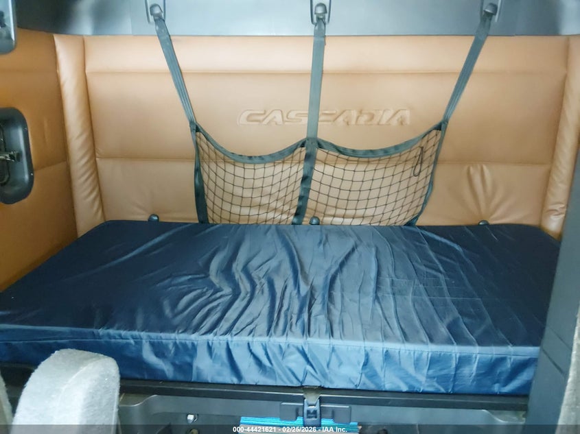 2020 FREIGHTLINER NEW CASCADIA 126 auction photo 6