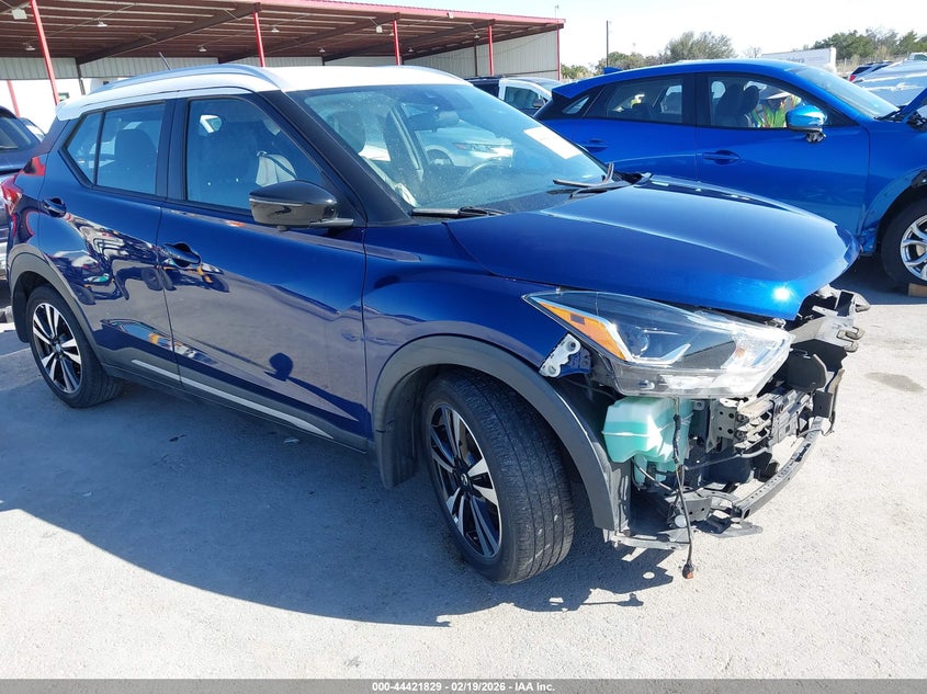 2020 Nissan Kicks Sr Xtronic Cvt