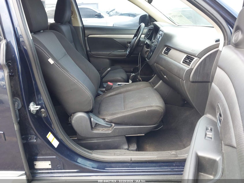 2016 Mitsubishi Outlander Es