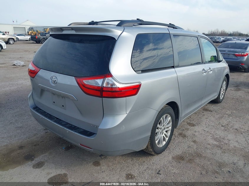 2015 Toyota Sienna Xle 8 Passenger
