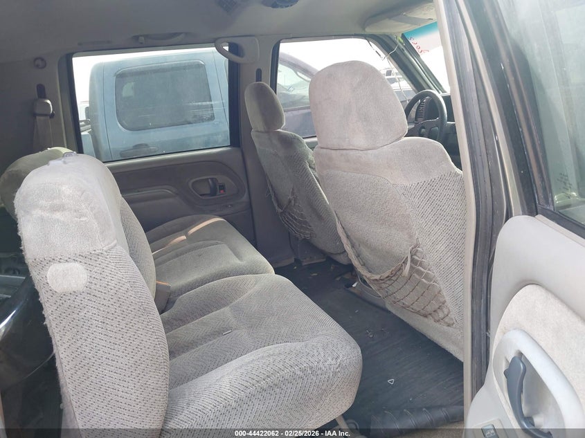 1999 Chevrolet Suburban 1500 Lt VIN: 3GNEC16R1XG249316 Lot: 44422062