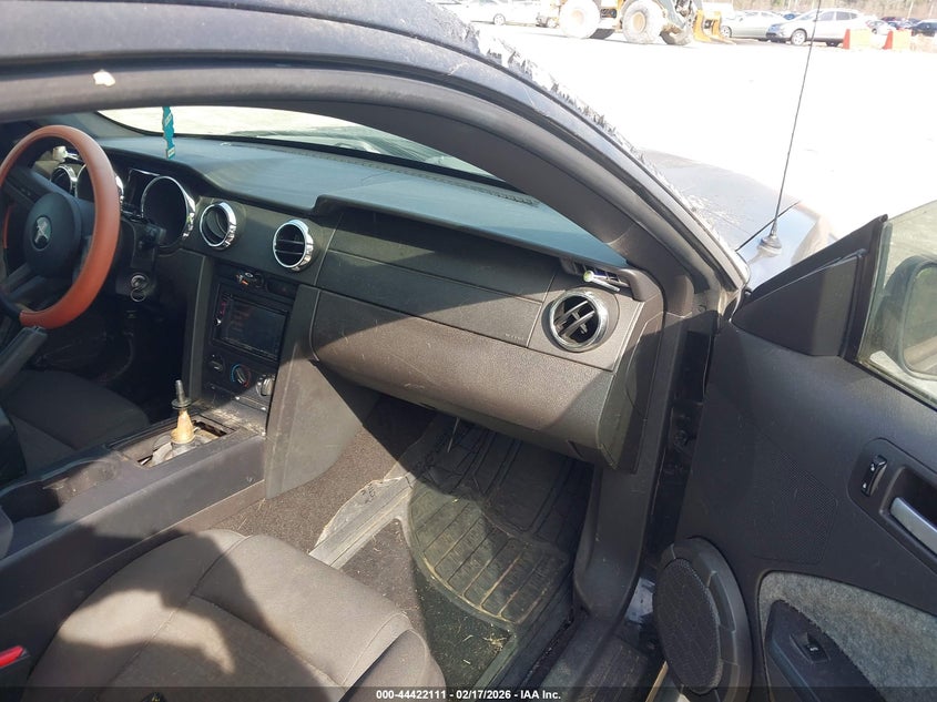 2007 Ford Mustang V6 Deluxe/V6 Premium