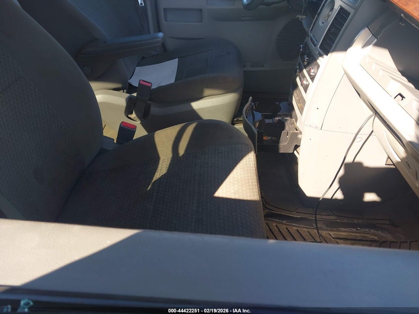 2010 Chrysler Town & Country Touring