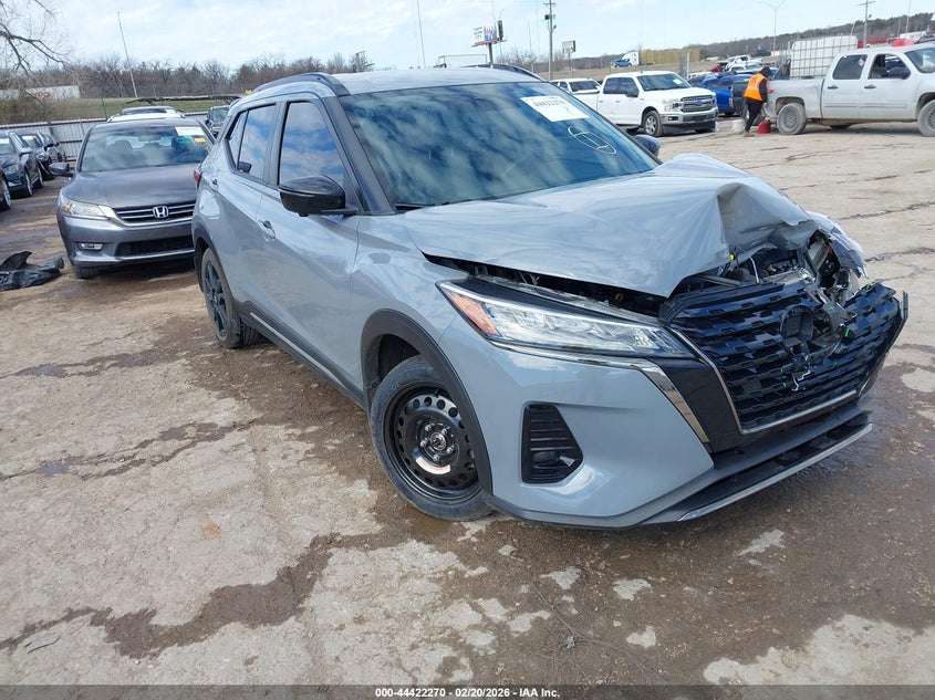 2023 Nissan Kicks Sr Xtronic Cvt