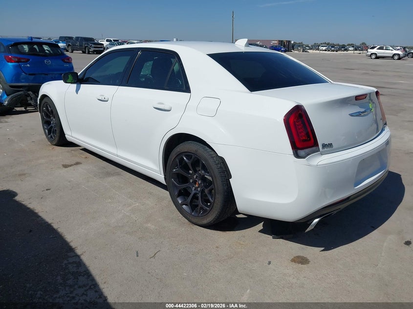 2019 Chrysler 300 Touring