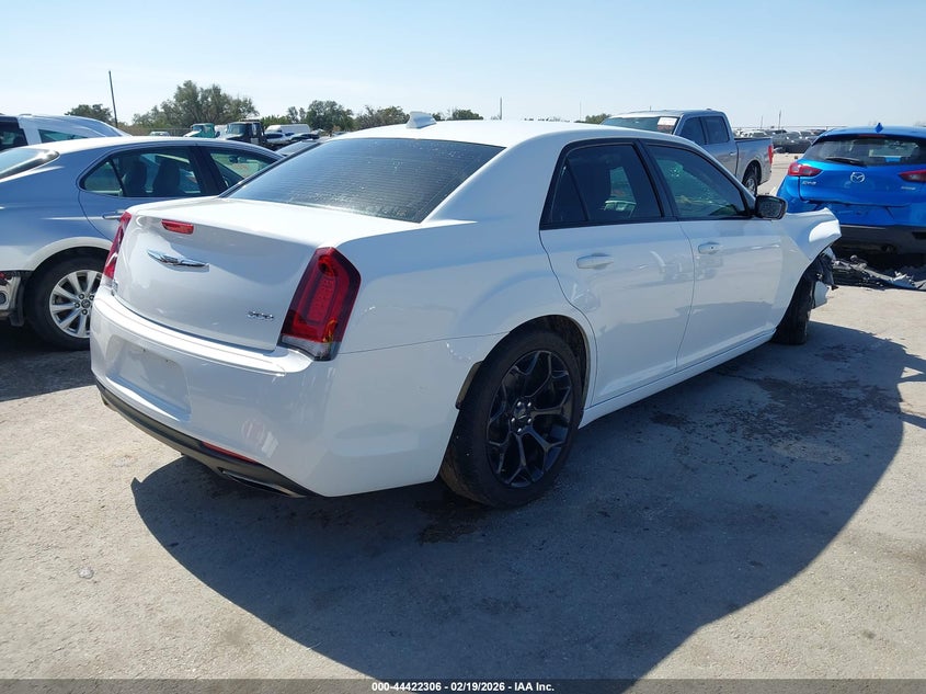 2019 Chrysler 300 Touring