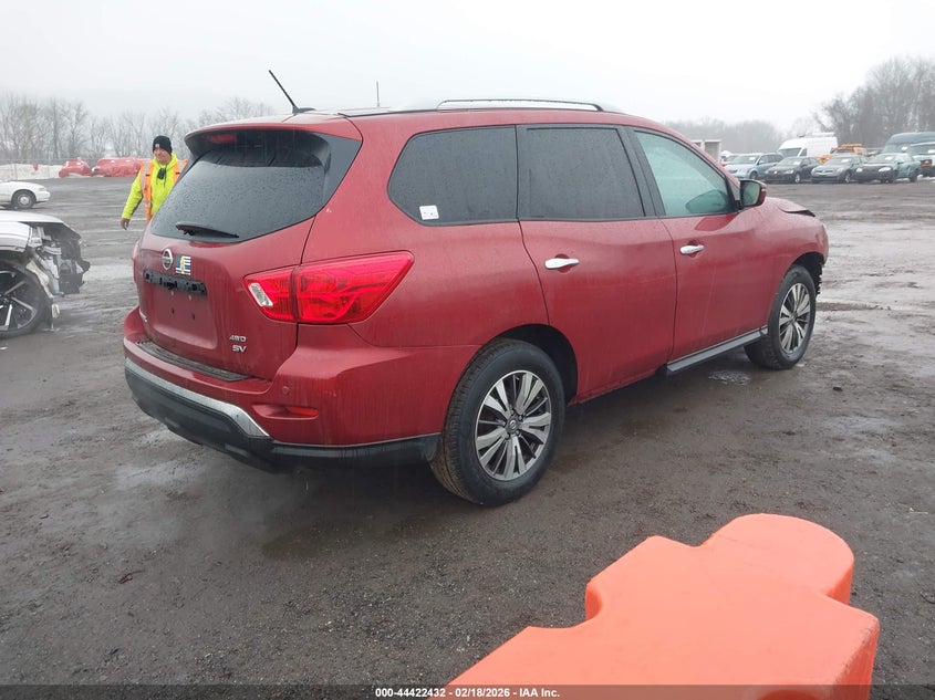 2017 Nissan Pathfinder Sv
