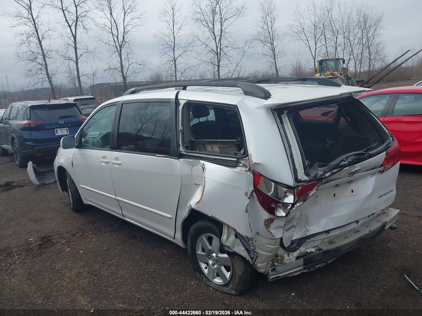 2005 Toyota Sienna Xle