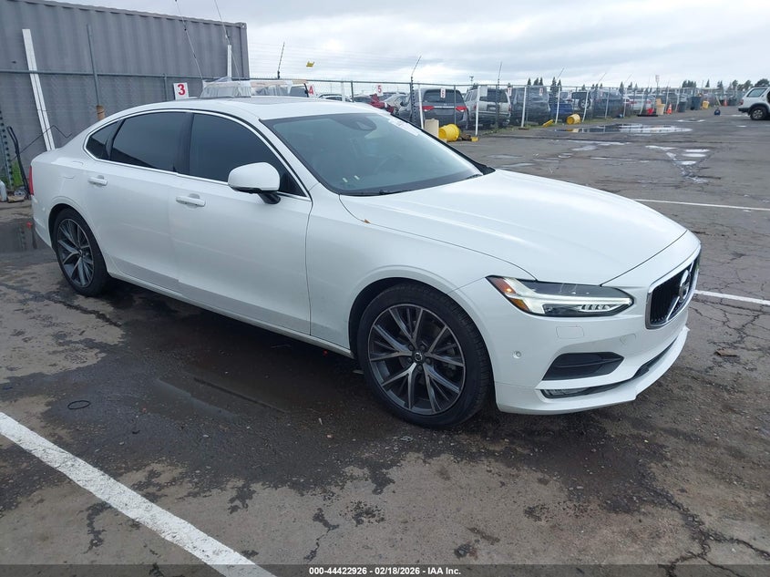 2018 Volvo S90 T5 Momentum