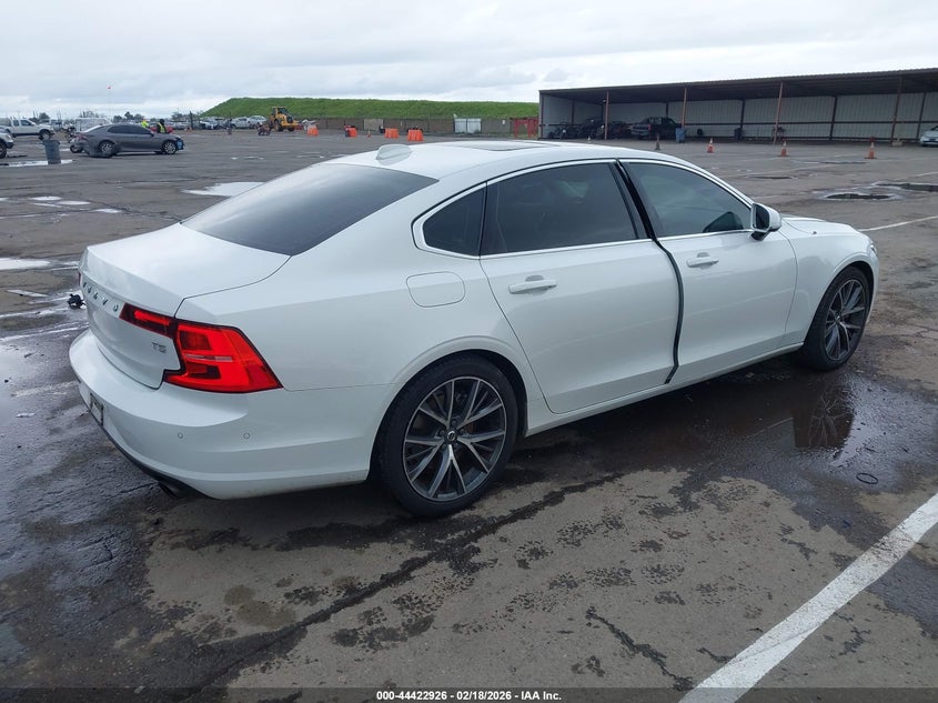 2018 Volvo S90 T5 Momentum