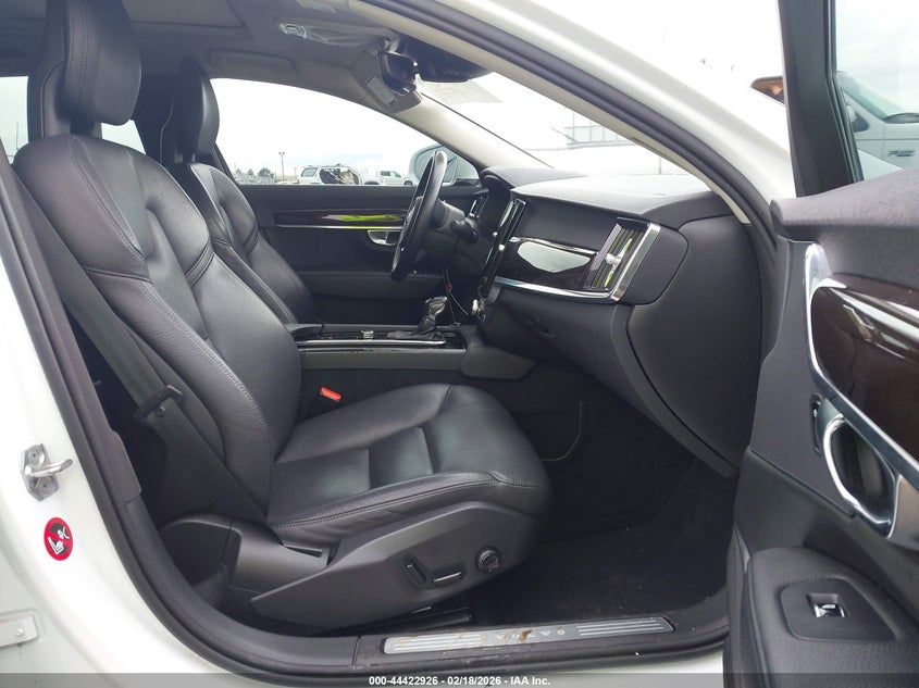 2018 Volvo S90 T5 Momentum