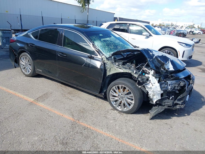 2022 LEXUS ES 300H