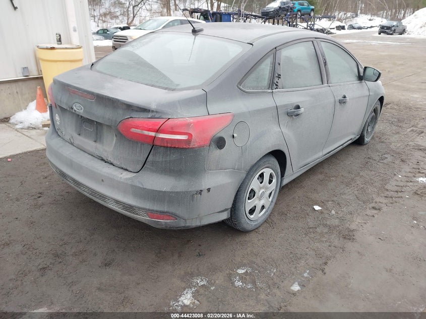 Vin: 1fadp3e23hl326447, lot: 44919600, ford focus s 20174