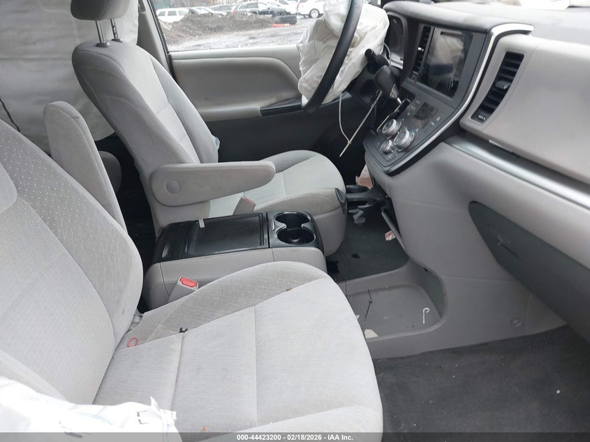 2015 Toyota Sienna Le 7 Passenger