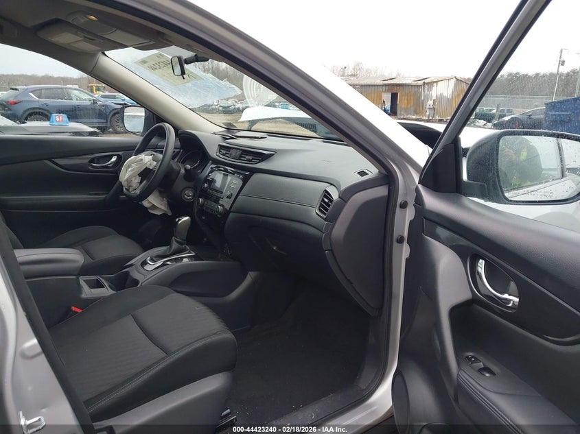 VIN KNMAT2MV4HP552715 2017 NISSAN ROGUE S