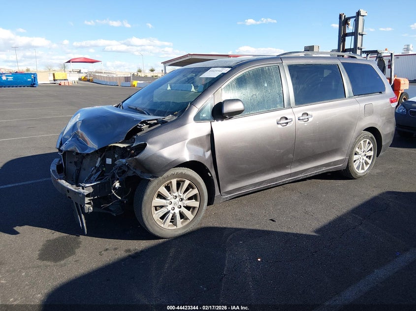 2014 Toyota Sienna Xle 7 Passenger