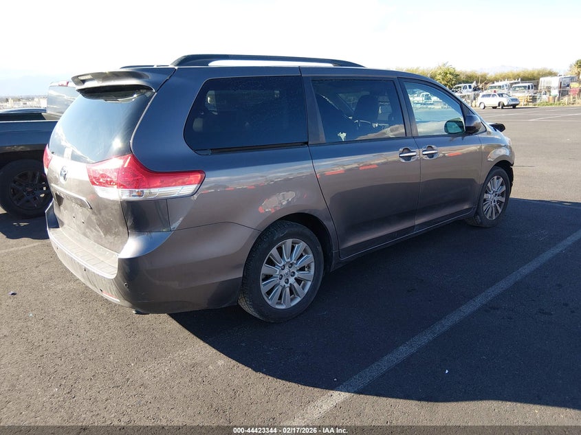 2014 Toyota Sienna Xle 7 Passenger