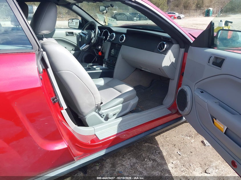 2006 Ford Mustang V6