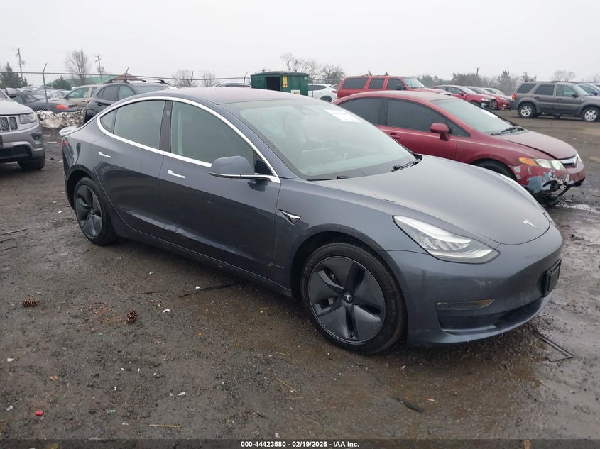 2018 Tesla Model 3 Long Range/Mid Range