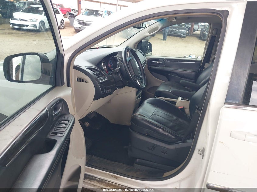 2013 Chrysler Town & Country Touring