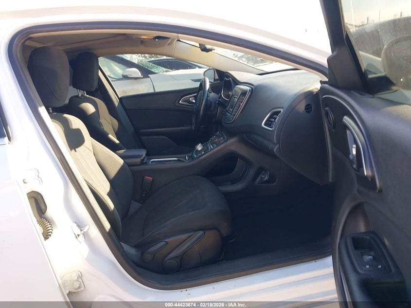 2015 Chrysler 200 Limited