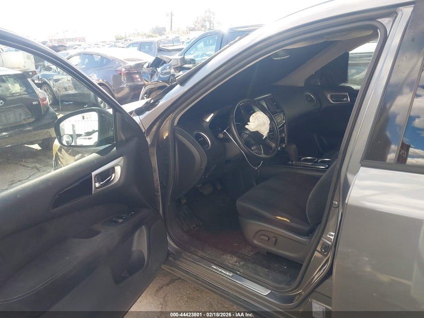 2015 Nissan Pathfinder Sv