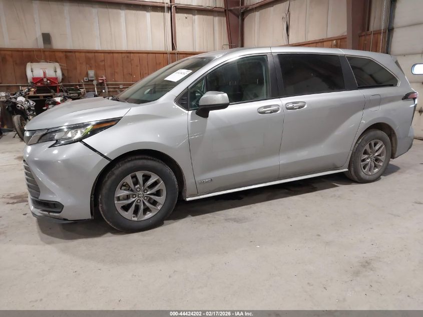 2021 Toyota Sienna Le