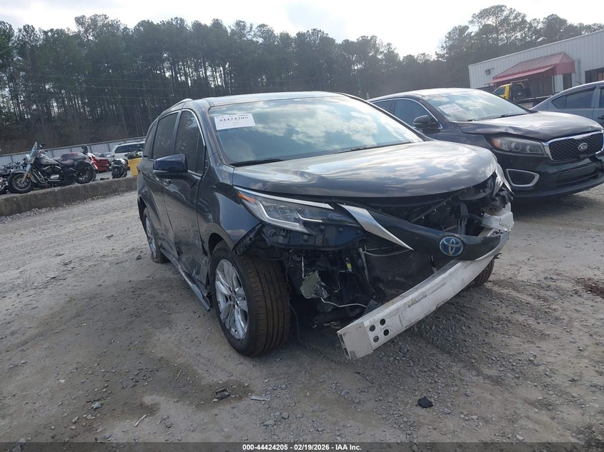 2022 Toyota Sienna Limited