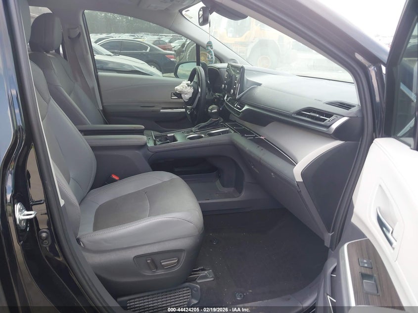 2022 Toyota Sienna Limited