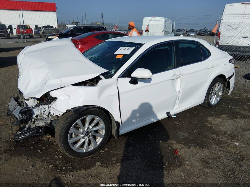 2022 Toyota Camry Le